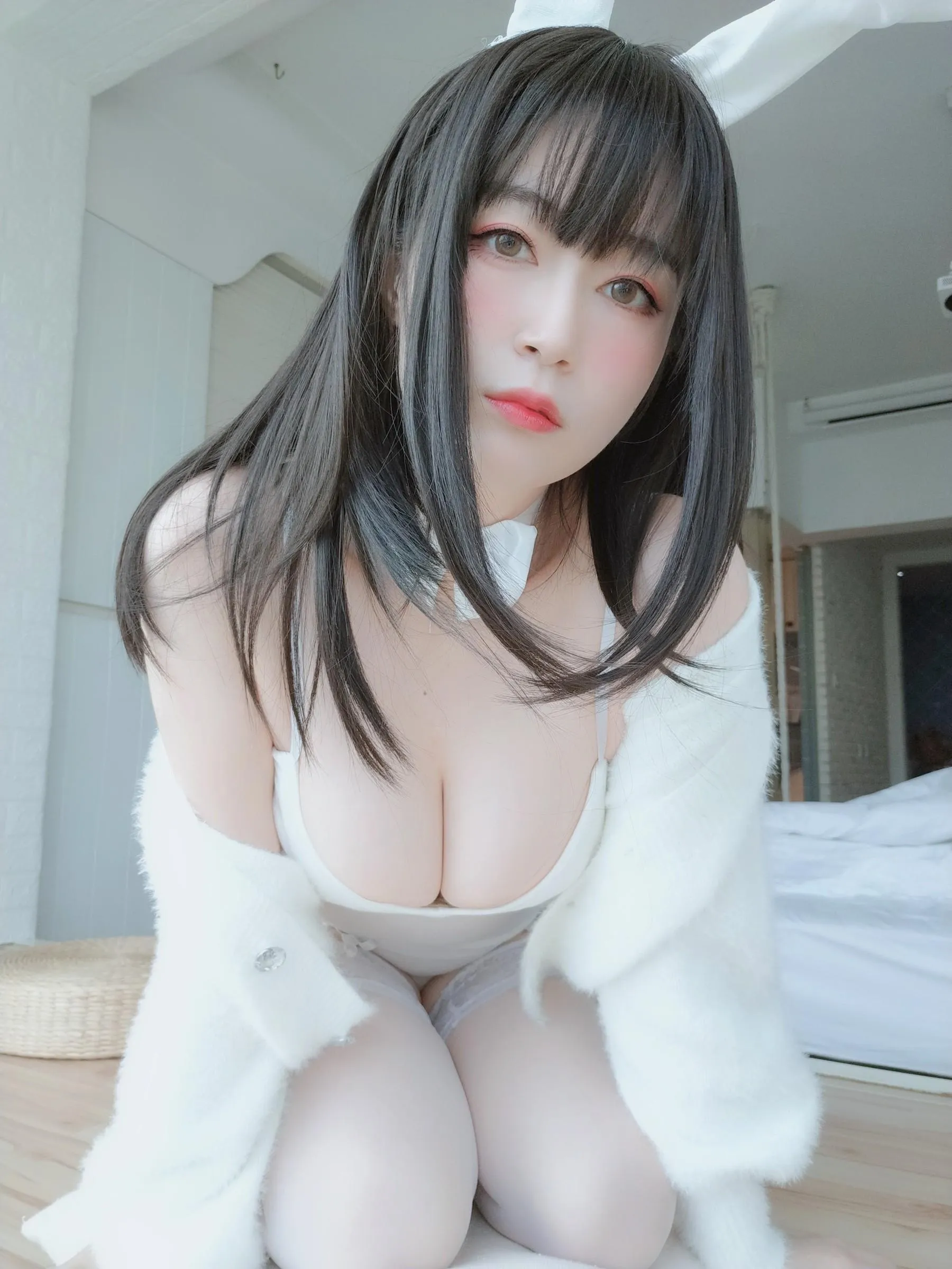 白银81 – 自撮 Vol.52 白丝兔子 [110P]插图6